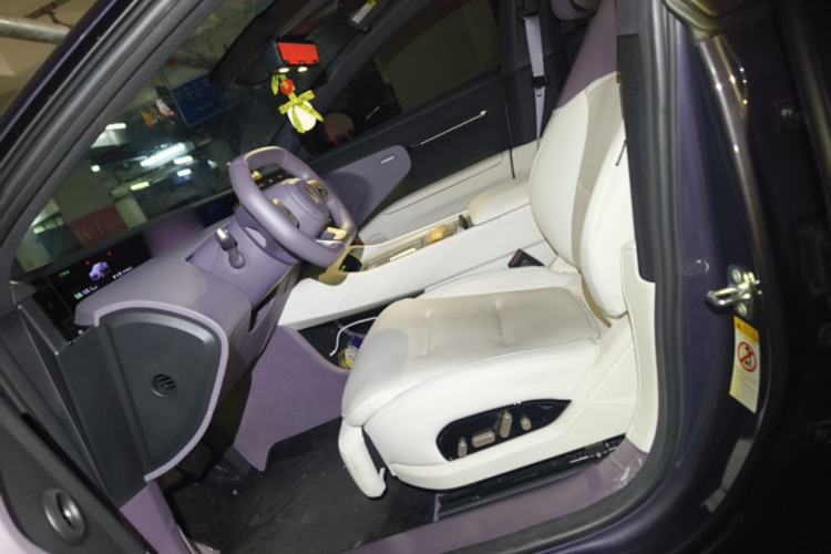 Used Avatr 12 2025 Max Extended-Range Edition Left Front Seat