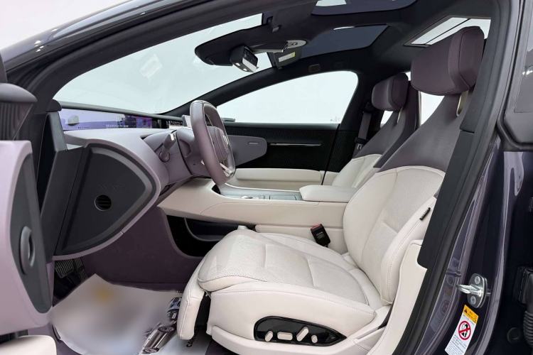 Used Avatr 12 2025 Ultra Extended-Range Edition Left Front Seat