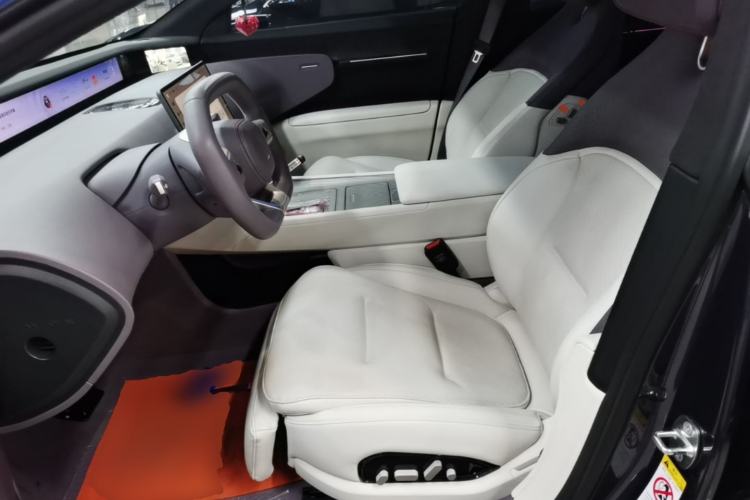 Used Avatr 12 2025 Ultra Extended-Range Edition Left Front Seat
