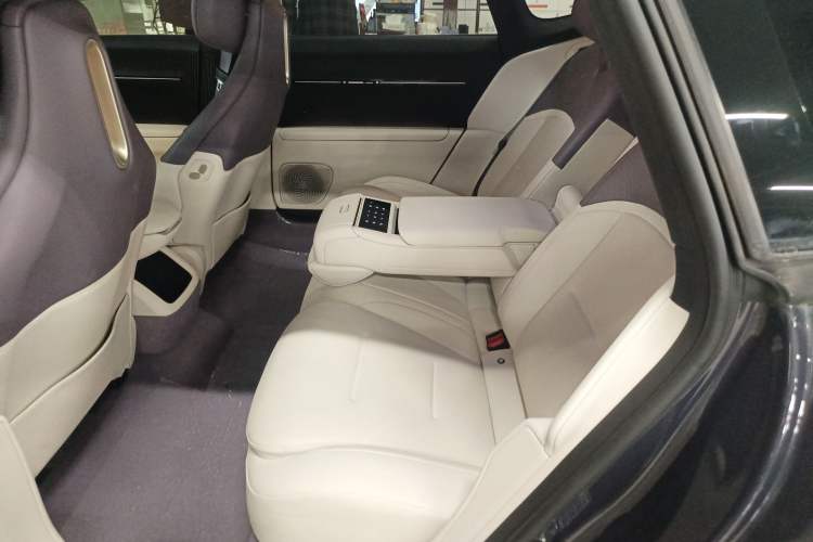 Used Avatr 12 2025 Ultra Extended-Range Edition Left Rear Seat