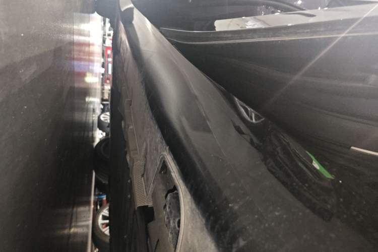 Used Avatr 12 2025 Ultra Extended-Range Edition Left Side Sill