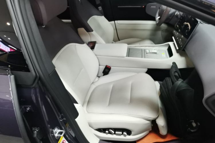 Used Avatr 12 2025 Ultra Extended-Range Edition Right Front Seat