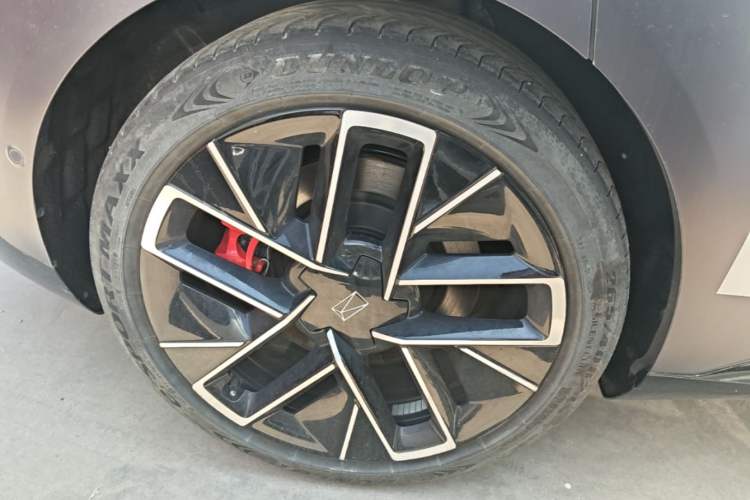 Used Avatr 12 2025 Max All-Electric Version Right Rear Wheel Hub