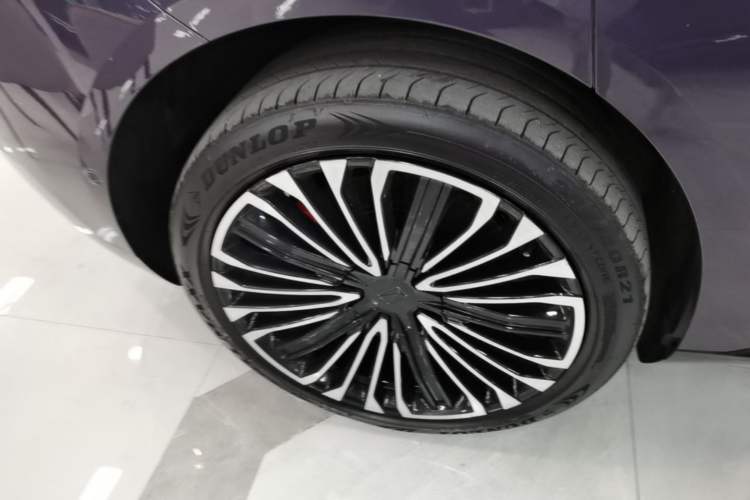 Used Avatr 12 2025 Ultra Extended-Range Edition Right Rear Wheel Hub