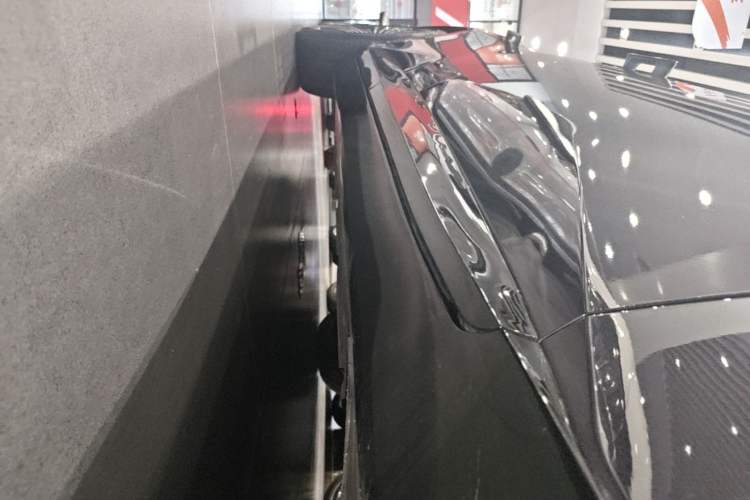 Used Avatr 12 2025 Ultra Extended-Range Edition Right Side Sill