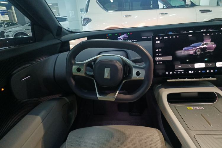 Used Avatr 12 2025 Ultra Extended-Range Edition Steering Wheel