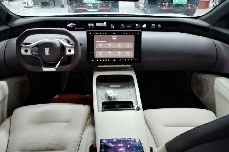 Used Avatr 12 2025 Ultra Extended-Range Edition Center Console