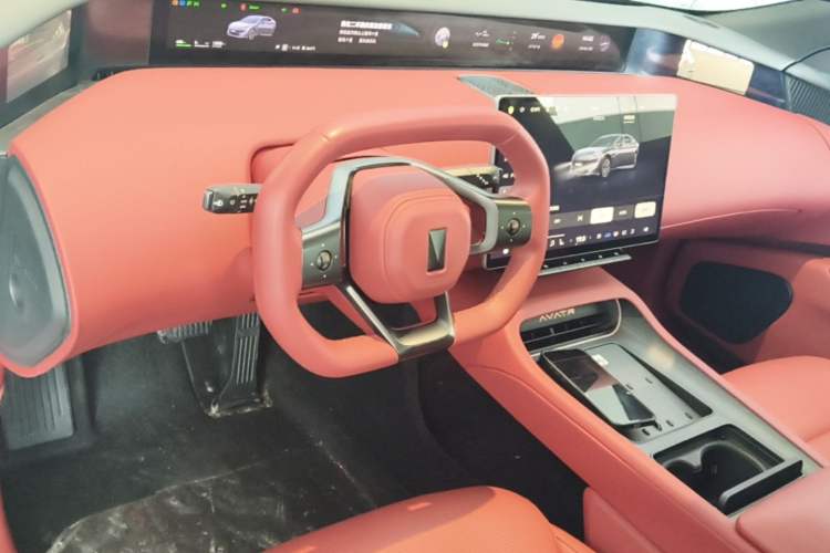 Used Avatr 12 2025 Updated Ultra All-Electric Four-Wheel Drive Center Console