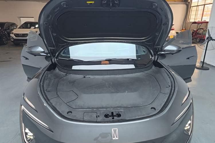 Used Avatr 12 2025 Ultra Extended-Range Edition Engine Bay