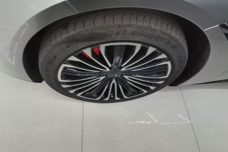Used Avatr 12 2025 Ultra Extended-Range Edition Left Front Wheel Hub