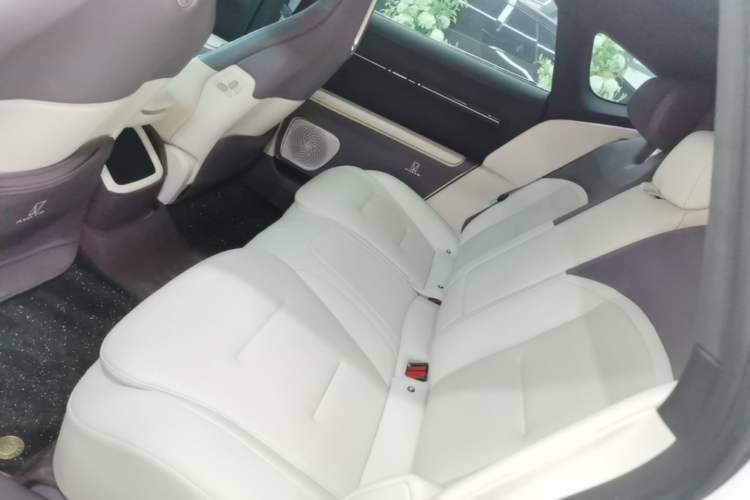 Used Avatr 12 2025 Ultra Extended-Range Edition Left Rear Seat