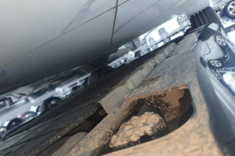 Used Avatr 12 2025 Ultra Extended-Range Edition Left Side Sill