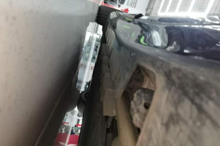 Used Avatr 12 2025 Ultra Extended-Range Edition Left Side Sill