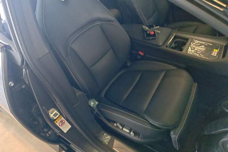 Used Avatr 12 2025 Updated Ultra All-Electric Four-Wheel Drive Right Front Seat