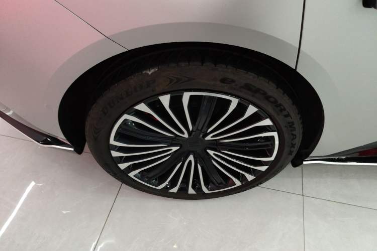 Used Avatr 12 2025 Master All-Electric Four-Wheel Drive Right Rear Wheel Hub