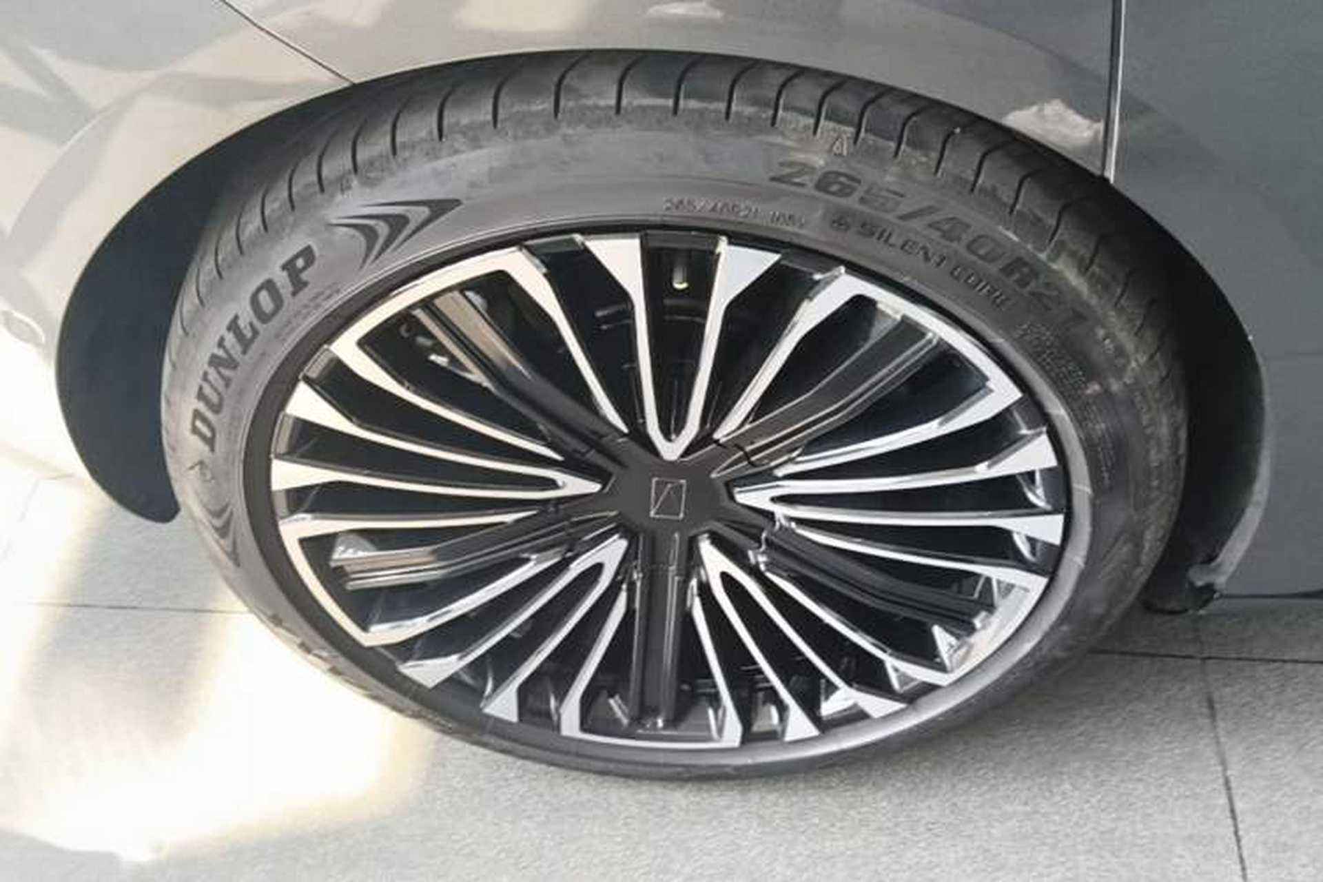 Used Avatr 12 2025 Updated Ultra All-Electric Four-Wheel Drive Right Rear Wheel Hub