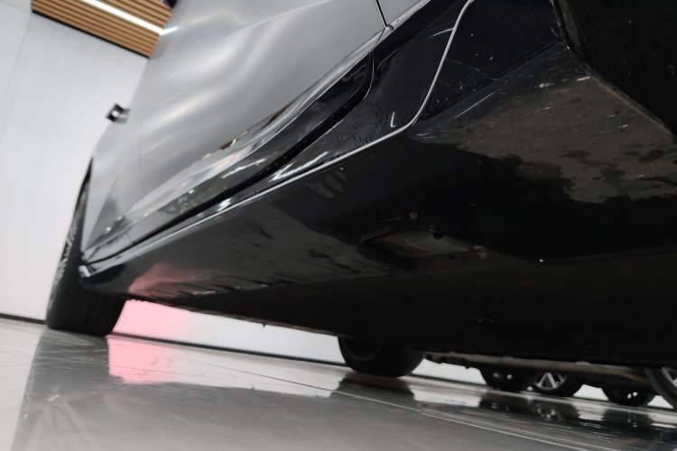 Used Avatr 12 2025 Master All-Electric Four-Wheel Drive Right Side Sill