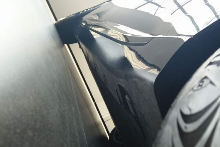 Used Avatr 12 2025 Updated Ultra All-Electric Four-Wheel Drive Right Side Sill