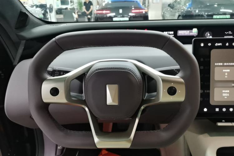 Used Avatr 12 2025 Ultra Extended-Range Edition Steering Wheel