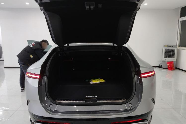 Used Avatr 12 2025 Master All-Electric Four-Wheel Drive Trunk