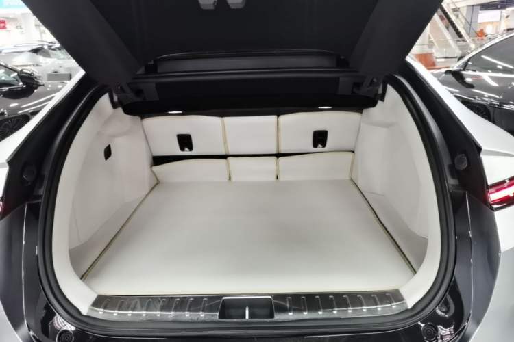 Used Avatr 12 2025 Ultra Extended-Range Edition Trunk