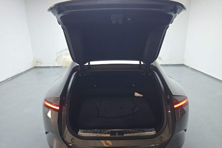 Used Avatr 12 2025 Ultra Extended-Range Edition Trunk