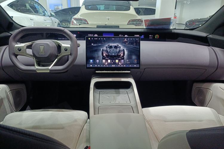 Used Avatr 12 2025 Year Updated Ultra Extended-Range Version Center Console