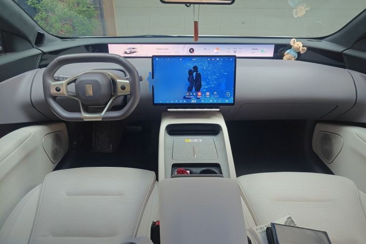 Used Avatr 12 2025 Ultra Extended-Range Edition Center Console