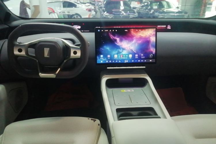 Used Avatr 12 2025 Ultra Extended-Range Edition Center Console