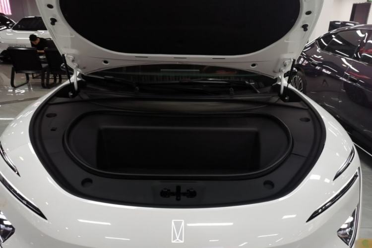 Used Avatr 12 2025 Updated Ultra All-Electric Four-Wheel Drive Engine Bay