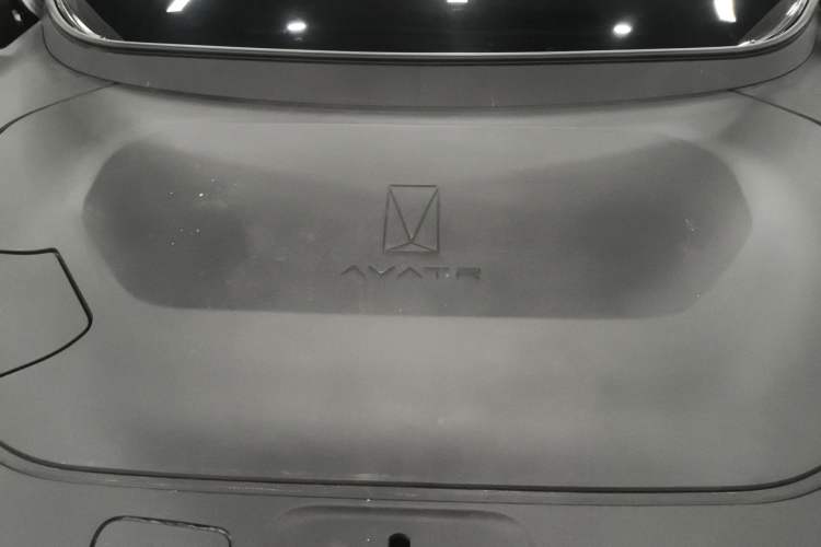 Used Avatr 12 2025 Refresh Max Extended-Range Version Engine Bay