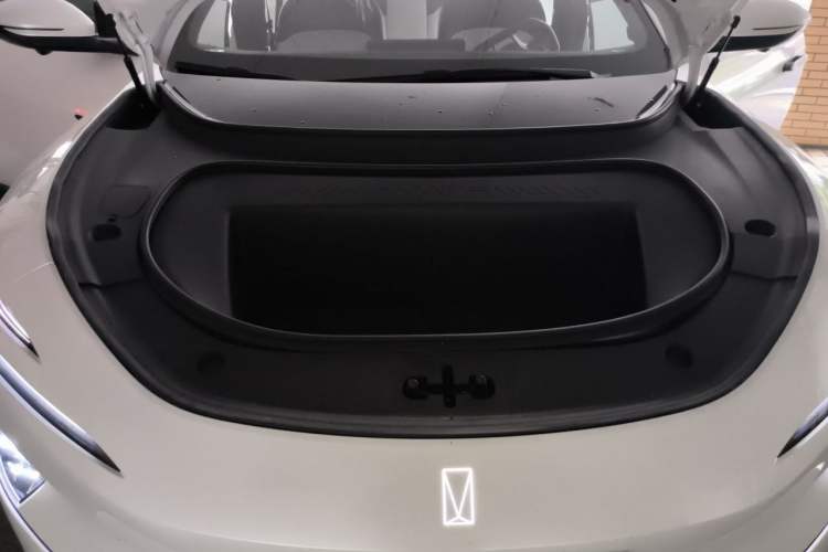 Used Avatr 12 2025 Ultra All-Electric Four-Wheel Drive Engine Bay
