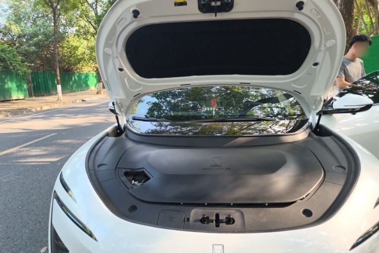 Used Avatr 12 2025 Ultra Extended-Range Edition Engine Bay Right