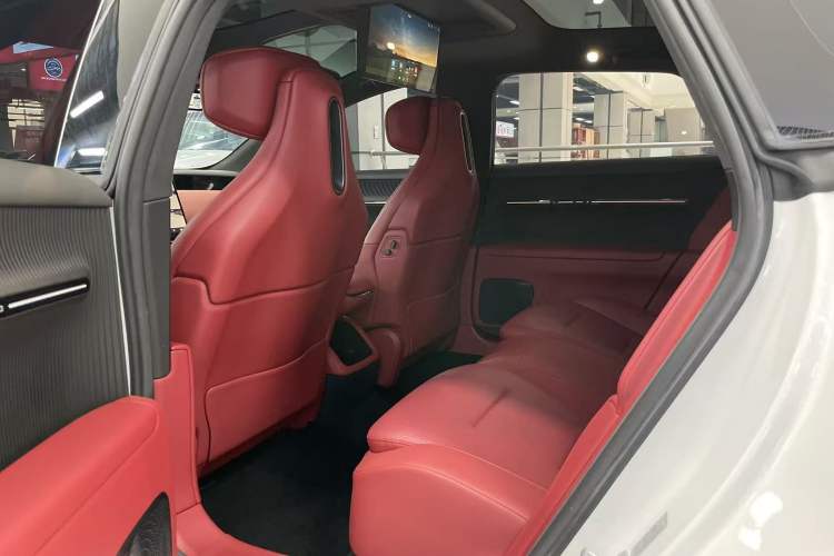 Used Avatr 12 2025 Year Updated Ultra Extended-Range Version Interior 3