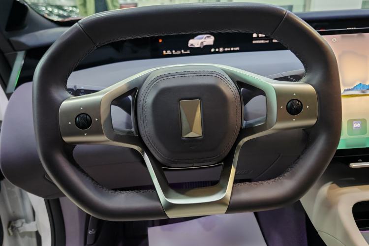 Used Avatr 12 2025 Max Extended-Range Edition Interior 7
