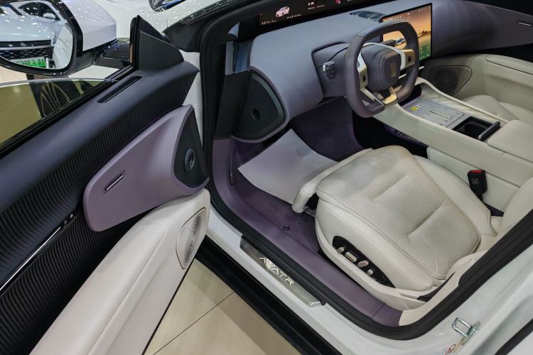Used Avatr 12 2025 Max Extended-Range Edition Interior 9