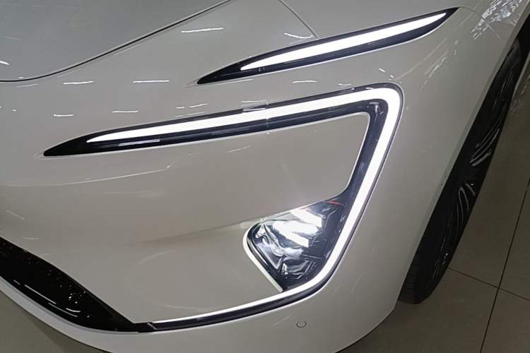 Used Avatr 12 2025 Year Updated Ultra Extended-Range Version Left Front Headlight