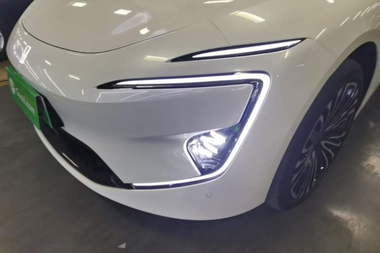 Used Avatr 12 2025 Updated Ultra All-Electric Four-Wheel Drive Left Front Headlight