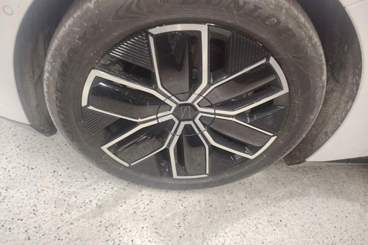 Used Avatr 12 2025 Max All-Electric Version Left Front Wheel Hub