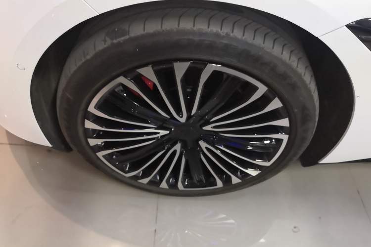 Used Avatr 12 2025 Ultra Extended-Range Edition Left Front Wheel Hub