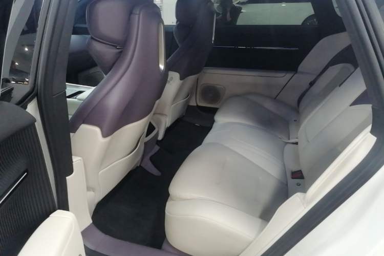 Used Avatr 12 2025 Ultra Extended-Range Edition Left Rear Seat