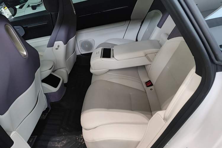 Used Avatr 12 2025 Max Extended-Range Edition Left Rear Seat