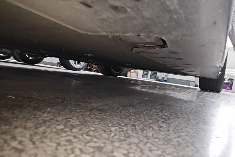 Used Avatr 12 2025 Ultra All-Electric Four-Wheel Drive Left Side Sill