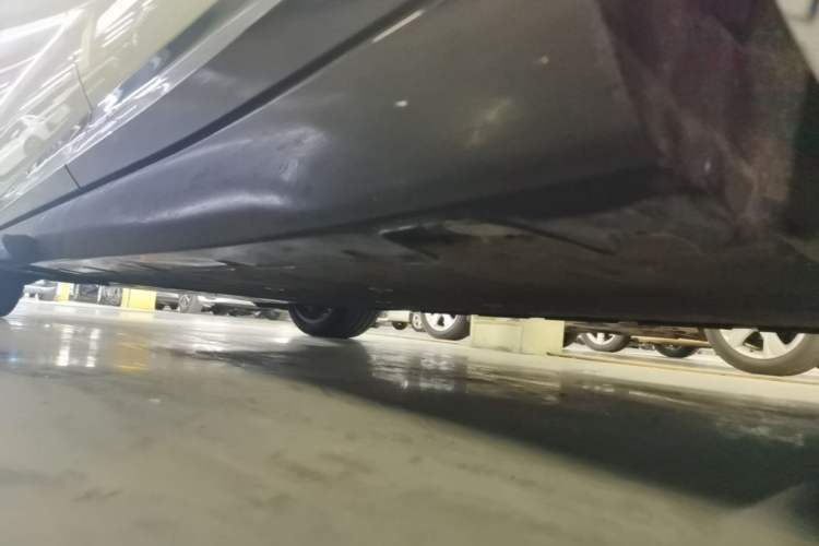 Used Avatr 12 2025 Updated Ultra All-Electric Four-Wheel Drive Left Side Sill