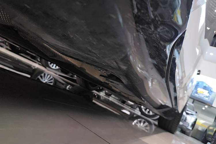 Used Avatr 12 2025 Max Extended-Range Edition Left Side Sill