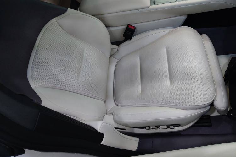 Used Avatr 12 2025 Max Extended-Range Edition Right Front Seat