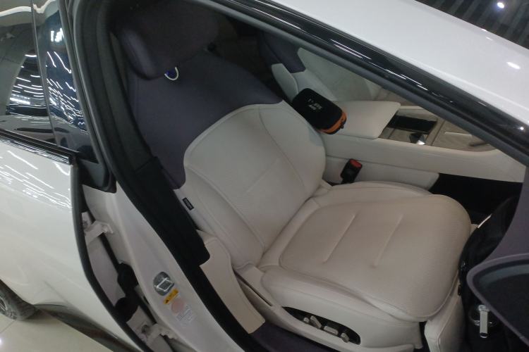 Used Avatr 12 2025 Max Extended-Range Edition Right Front Seat