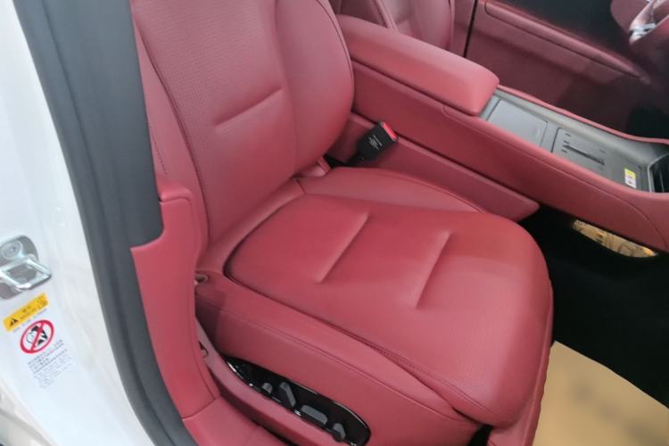 Used Avatr 12 2025 Year Updated Ultra Extended-Range Version Right Front Seat