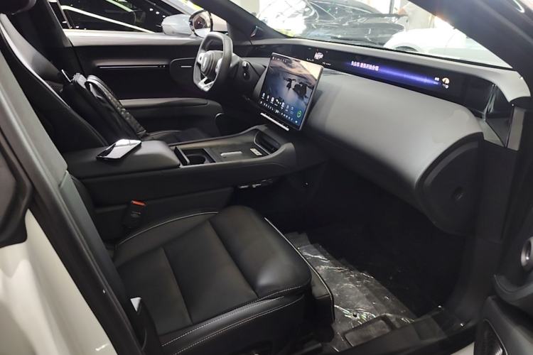 Used Avatr 12 2025 Updated Ultra All-Electric Four-Wheel Drive Right Front Seat