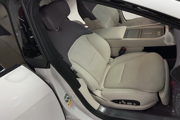 Used Avatr 12 2025 Ultra Extended-Range Edition Right Front Seat